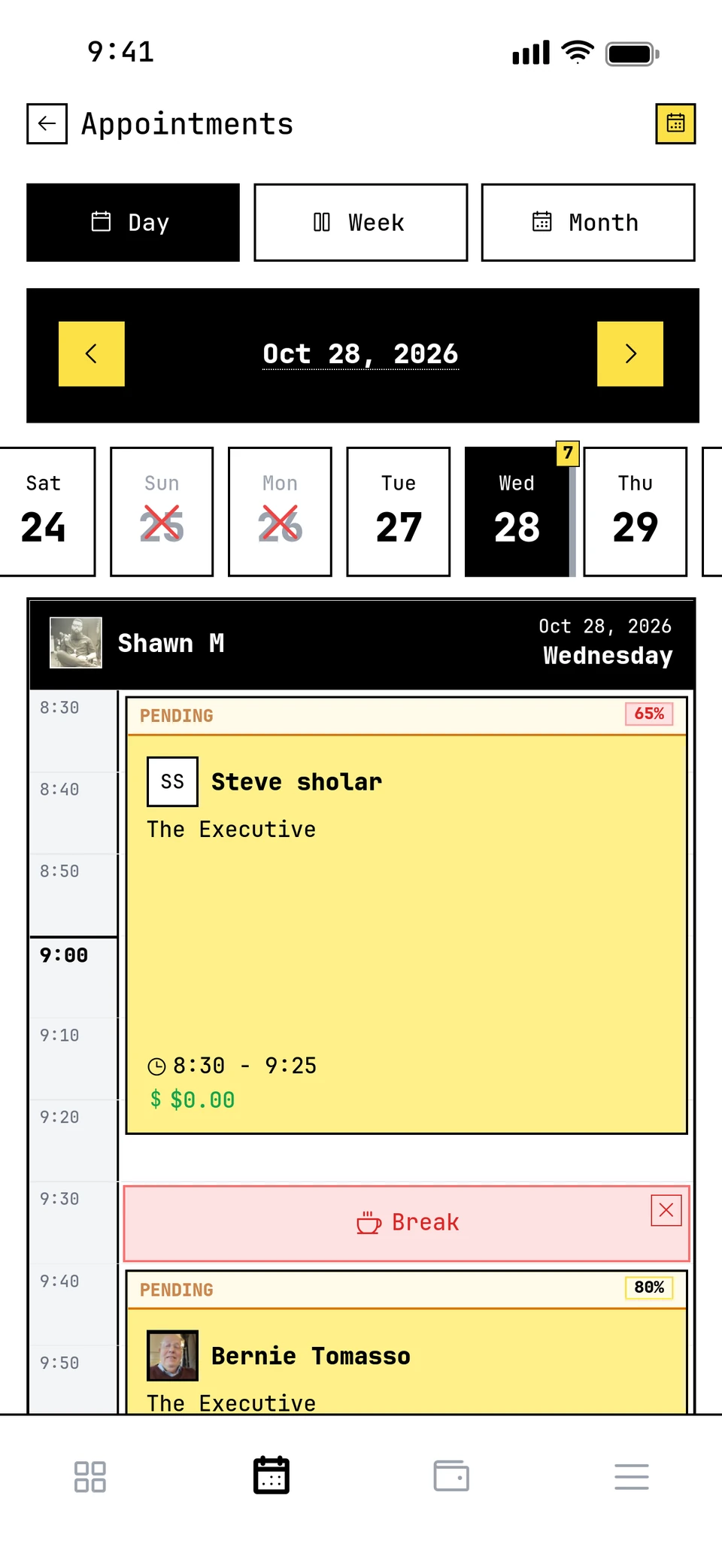 The day calendar with pending appointments and a break